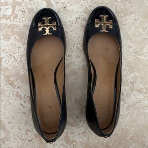 Tory Burch mid heeled black pumps